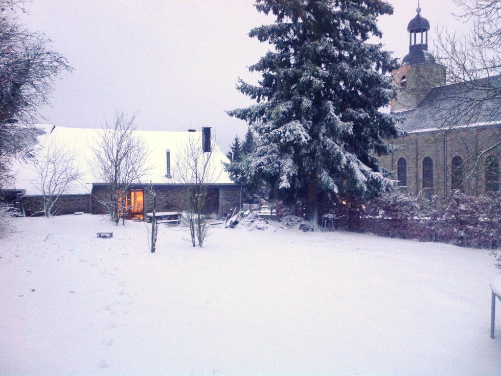 Cozy Holiday Home In Odeigne With Sauna ภายนอก รูปภาพ